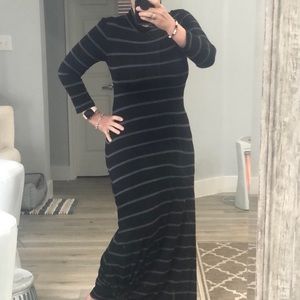 📍MAX STUDIO - Long Sleeve Maxi Dress NWT